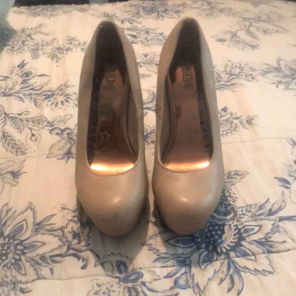 Women’s high heel shoes